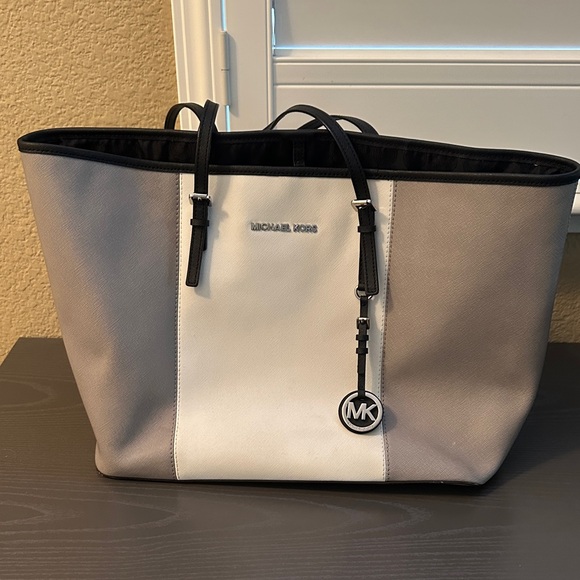 Michael Kors Elegant Gray and White Tote - Picture 1 of 6